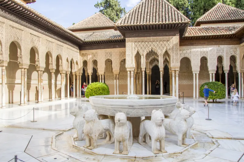 Cour des lions des palais Nasrides