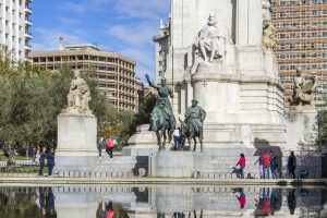 Statue Cervantes place d'Espagne