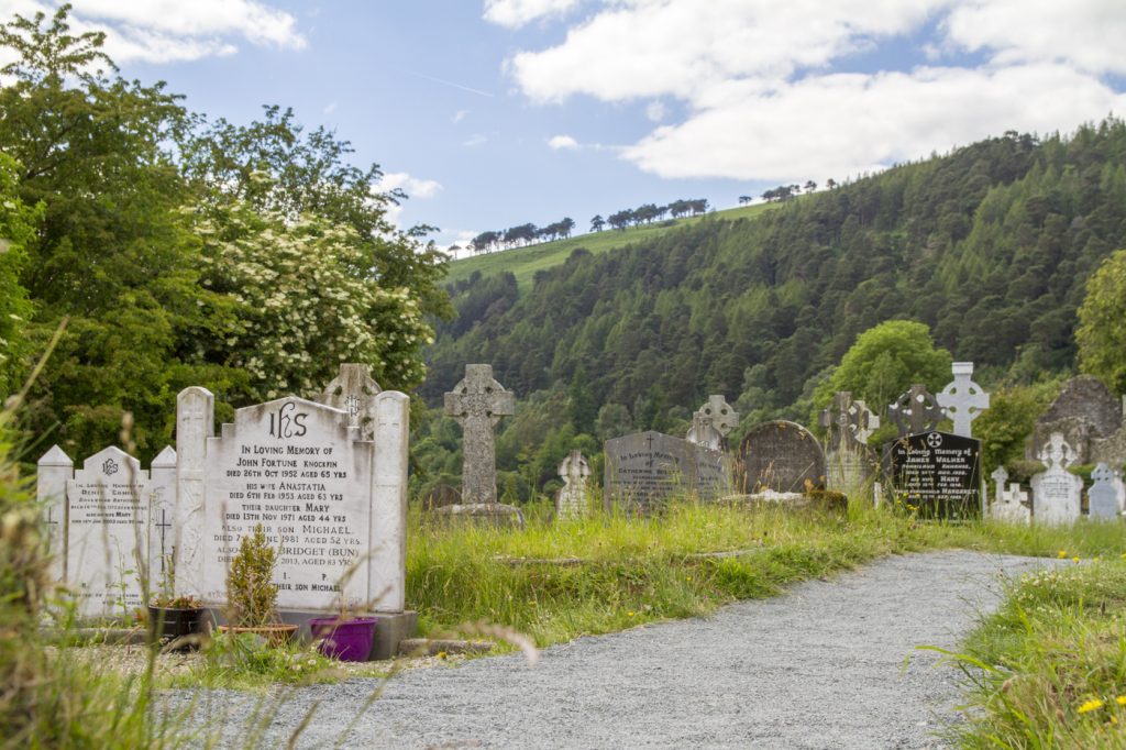 Tombes à Glendalough